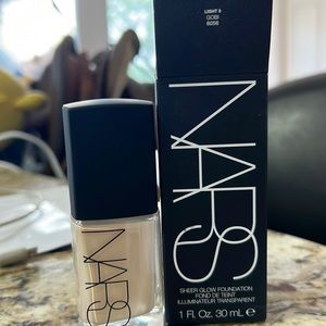 ♣️🍭Nars Gobi Sheer Glow Foundation